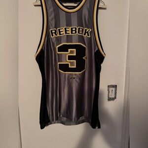 MEN’S REEBOK BASKETBALL JERSEY. LIKE NEW. MEDIUM